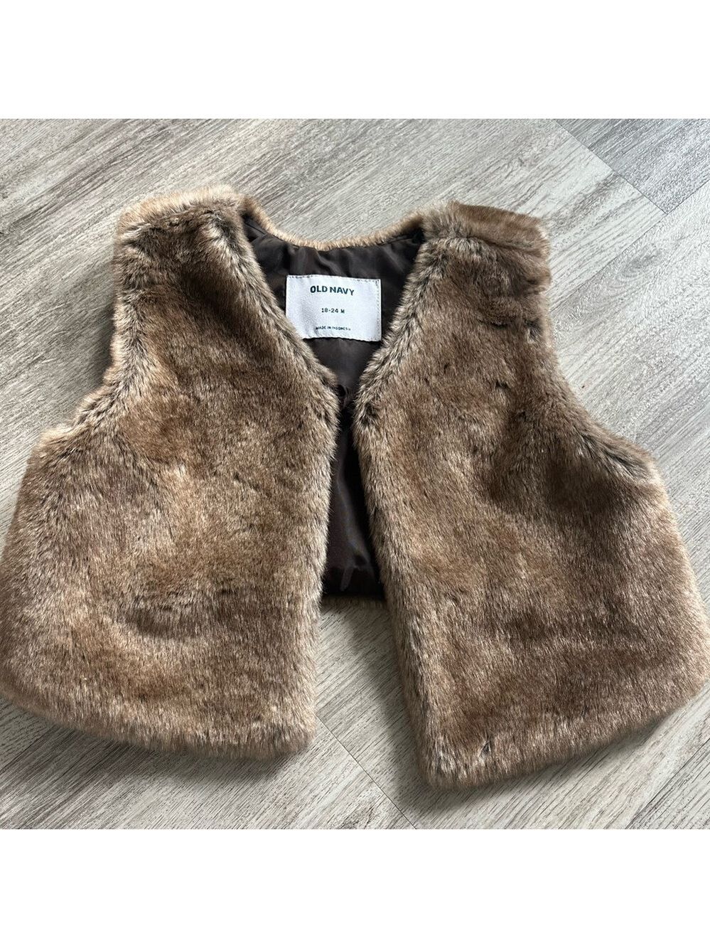 Old Navy Faux Fur Vest girls 18-24 months